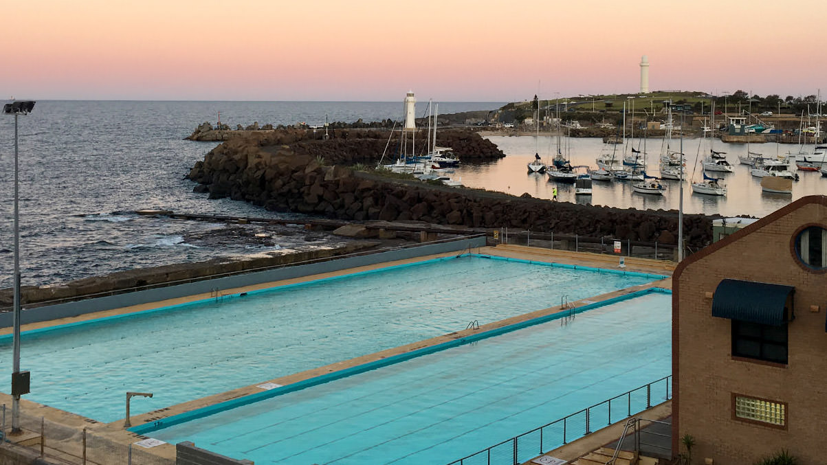 Wollongong harbour pool, ocean and lighthouse